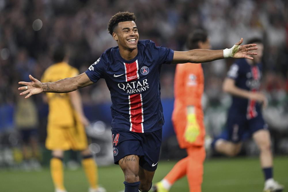 拼！本赛季抢回球权的次数：哈特29次领跑，VJ排名第二